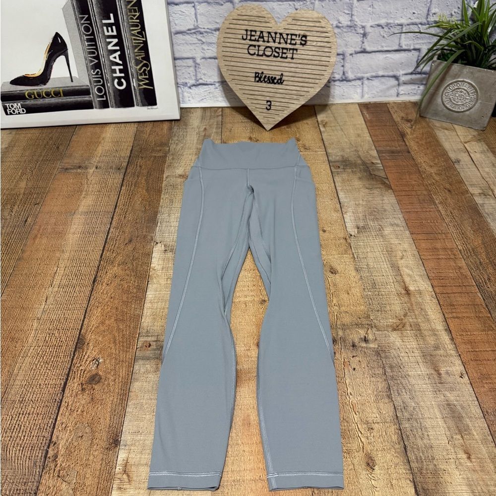 Lululemon Align High Rise Pant with Pockets 25"
Rhino Grey size 2